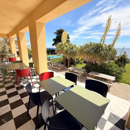 Hostal Caravelle 60 *