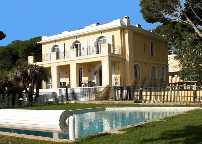 Caravelle 60 بيت شباب أنتيب